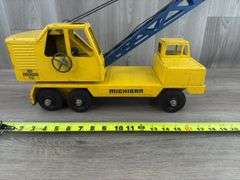 Clark Equipment Michigan T-24 Shovel Crane, 17 1/2” Long