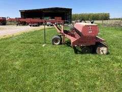 620 IH Press Drill
