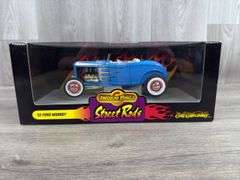 ‘32 Ford Highboy Street Rod, 1/18, American Muscle
