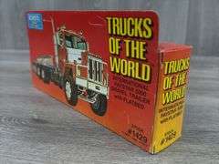 International Paystar 5000 W/Flatbed, 1/64, Ertl, Trucks & Miniatures Of The World