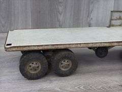 Wyandotte Truck & Trailer, 24” Long