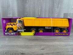 Hard Hat Contractors Gravel Hauler, 23 1/2” Long, Nylint Toys