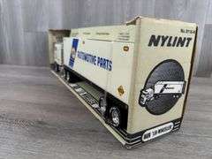 Ford 9000 NAPA Automotive Parts 18-Wheeler, 21” Long
