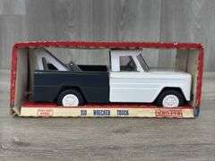 Structo 110 Wrecker Truck, Kom-Pak Trucks, 9” Long