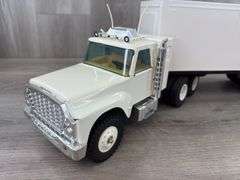 Nylint Truck & Trailer, 28” Long