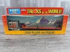 Ford CL-9000 W/Flatbed, 1/64, Ertl, Trucks & Miniatures Of The World