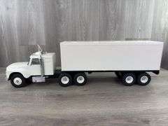 Nylint Truck & Trailer, 28” Long