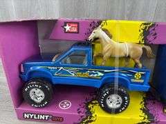 Lone Star Stables Set, 21” Long, Nylint Toys