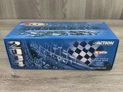 Bobby Labonte #18 Interstate Batteries 2004 Monte Carlo Club Car, 1/24, Limited Edition, #72/504, Action