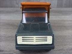 Structo Z-z-zound Dump Truck, 9” Long, #125