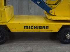 Clark Equipment Michigan T-24 Shovel Crane, 17 1/2” Long