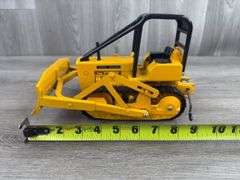 John Deere 450 Crawler W/Blade & Winch, 1/16, Ertl
