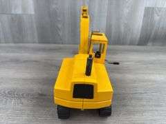John Deere Excavator, 17 1/2” Long Extended, Ertl