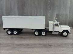 Nylint Truck & Trailer, 28” Long