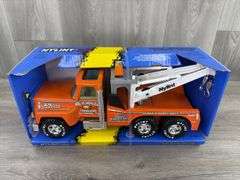 Big Pumpkin Towing Wrecker, 16” Long, Nylint Toys