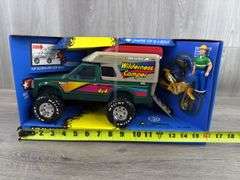 Nylint Toys 4x4 Wilderness Camper, 11 1/2” Long