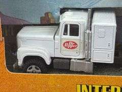 International 4300 Eagle Dr. Pepper Van, 1/64, Ertl, Trucks & Miniatures Of The World