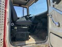 Ford 8000 w/ L3020 New Leader Spreader