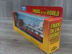 International Paystar 5000 W/Flatbed, 1/64, Ertl, Trucks & Miniatures Of The World