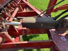 620 IH Press Drill