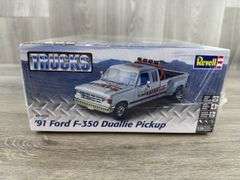‘91 Ford F350 Duallie Pickup Plastic Kit, 1/24, Revell