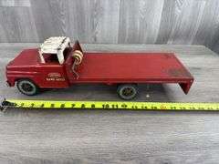 Tonka Ramp Hoist Truck, 21” Long, Tonka Toys