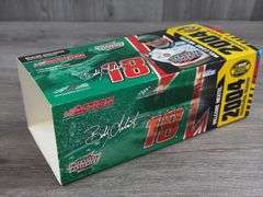 Bobby Labonte #18 Interstate Batteries/NEXTEL Inaugural Season 2004 Monte Carlo Stock Car, 1/24, Limited Edition, #415/2004, Action, Dealer Exclusive