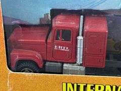 International 4300 Eagle Exxon Tanker, 1/64, Ertl, Trucks & Miniatures Of The World