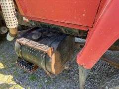 Ford 8000 w/ L3020 New Leader Spreader