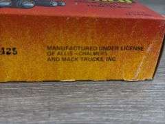 Mack Allis-Chalmers Flatbed W/2-7045 WF Tractors, 1/64, Ertl