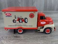 1953 Ford C-600 Golden Jubilee Straight Truck, 1/34