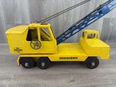 Clark Equipment Michigan T-24 Shovel Crane, 17 1/2” Long