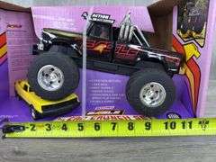 Spiker’s Eagle 4x4 Car Crunch Set, 12” Long, Nylint