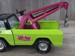 Nylint Towing Service Truck, 13” Long