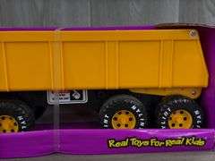 Hard Hat Contractors Gravel Hauler, 23 1/2” Long, Nylint Toys