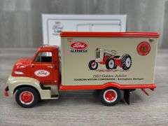 1953 Ford C-600 Golden Jubilee Straight Truck, 1/34