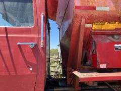 Ford 8000 w/ L3020 New Leader Spreader
