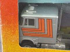 Ford CL-9000 W/Van, 1/64, Ertl, Trucks & Miniatures Of The World