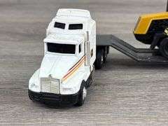 John Deere Tractor Trailer W/Cat Challenger 85C, 1/64, Ertl