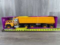 Hard Hat Contractors Gravel Hauler, 23 1/2” Long, Nylint Toys