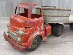 Wyandotte Truck & Trailer, 24” Long