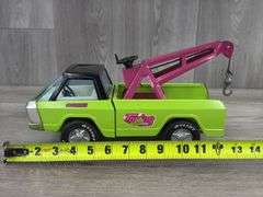 Nylint Towing Service Truck, 13” Long