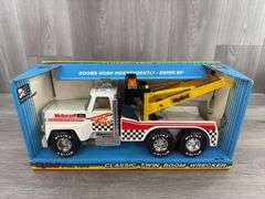 Ford Motorcraft The Beast Twin Boom Wrecker, 16” Long