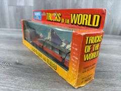 Ford CL-9000 W/Flatbed, 1/64, Ertl, Trucks & Miniatures Of The World