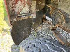 Ford 8000 w/ L3020 New Leader Spreader