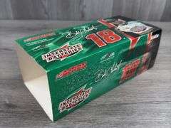 Bobby Labonte #18 Interstate Batteries 2004 Monte Carlo Club Car, 1/24, Limited Edition, #72/504, Action
