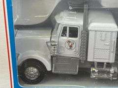 Lionel Little Ceasars Pizza Pizza Tractor Trailer, 11 1/2”