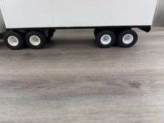 Nylint Truck & Trailer, 28” Long