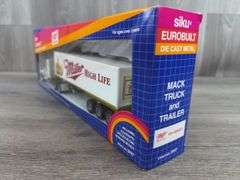 Mack Miller High Life Truck & Trailer, 1/55, Siku