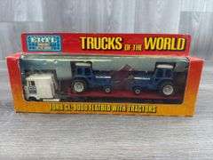Ford CL-9000 Flatbed W/2-TW-20 WF Tractors, 1/64, Ertl